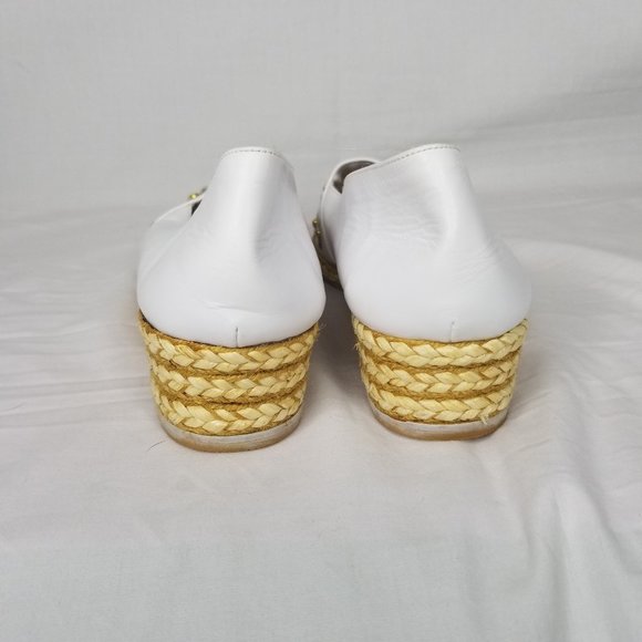 Stuart Weitzman White embroidered/ Rhinestone shoe - Picture 5 of 15